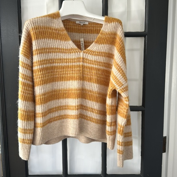 Madewell Striped Beige and Cream Women's Sweater (M) - Picture 3 of 5